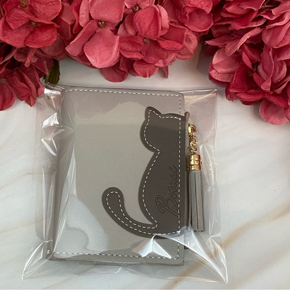 Vegan Leather Two Tone Gray Cat Wallet with Tassel - Picture 14 of 15